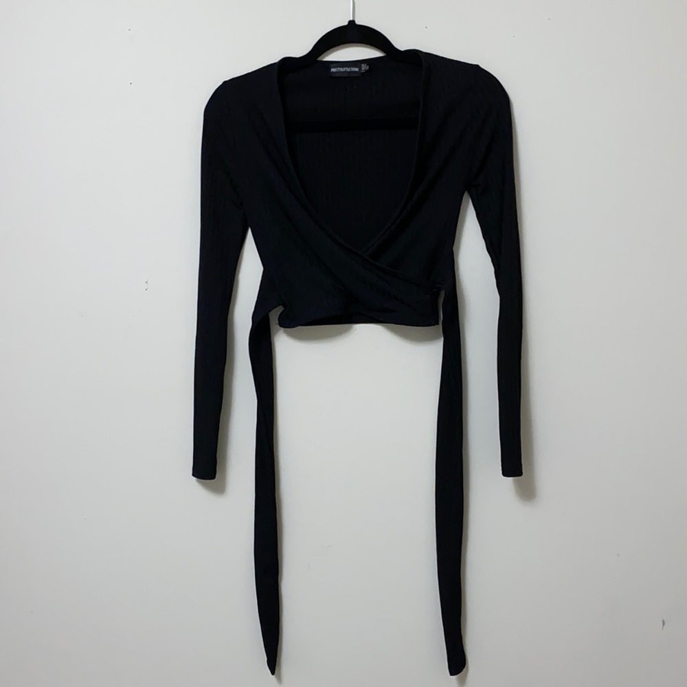 Black V-Opening Crop Top